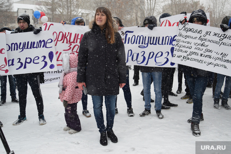 Наталья Лощинина вывела вопрос об угольном разрезе на областной уровень