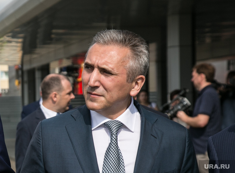 В отставку губернаторы. Пять губернаторов. Губернатор подал. Четырех губернаторов. Красивые губернаторы россии.