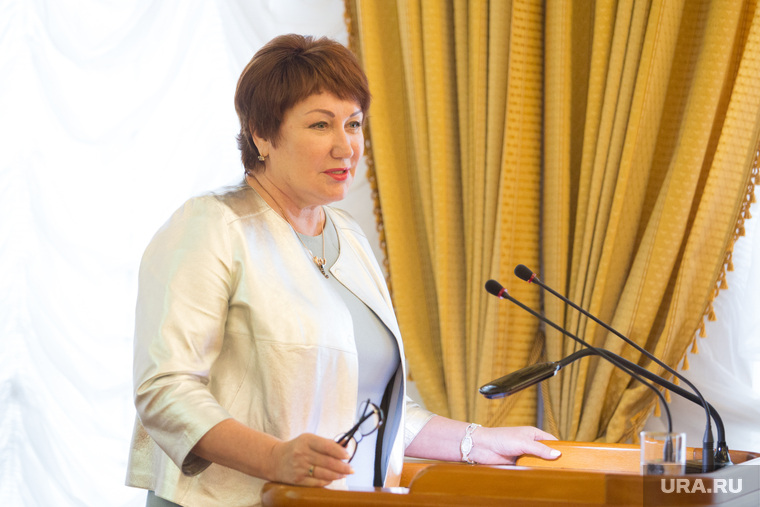 Елена Перминова поспешила рассказать о последних новостях на аппаратном заседании в правительстве Курганской области