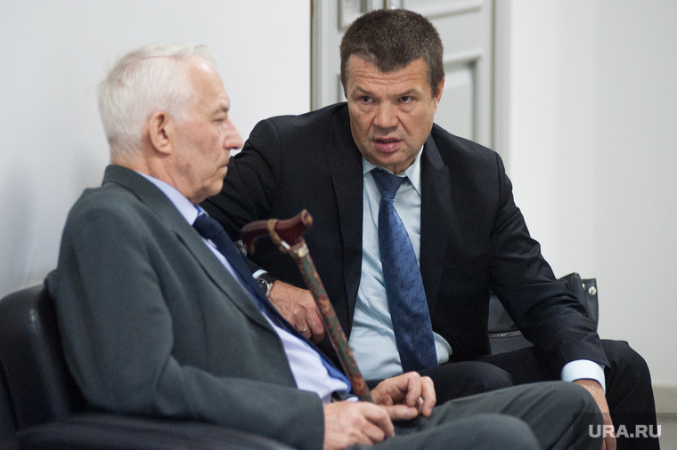 Хаданович (справа) и Карпов (слева) — оба далеко не самые сильные кандидаты. Комплимент их решительности