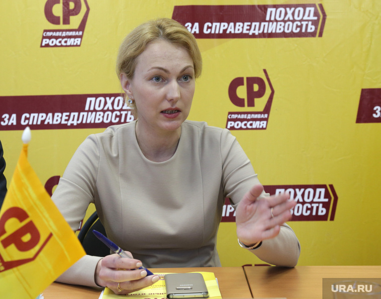 Вероника Куликова нашла способ наказать одного депутата, а остальным предложила сдать мандаты