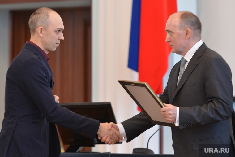Александр Полозов (слева) поплатился за близость к команде прежнего губернатора