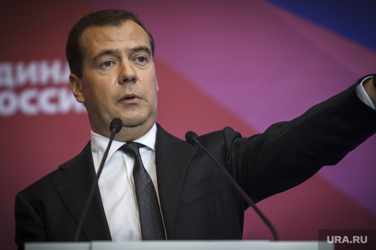 Дмитрий Медведев не хочет ввязываться в диалог по пенсионной реформе, говорят эксперты