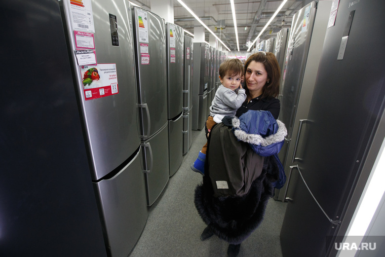 В 2014 году россияне покупали по нескольку холодильников или телевизоров. Они ошиблись