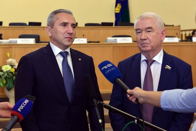 Спикер и губернатор Александр Моор отвечали на вопросы журналистов вместе