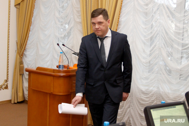 Руслан Пустозеров отчитается перед депутатами