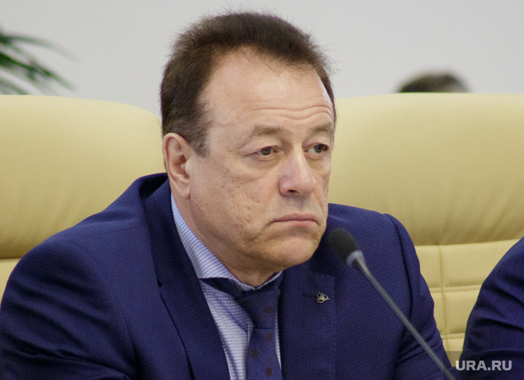 Многие с интересом наблюдают, «вспыхнет» ли Дума, если Юрий Востриков заявит о мэрских амбициях