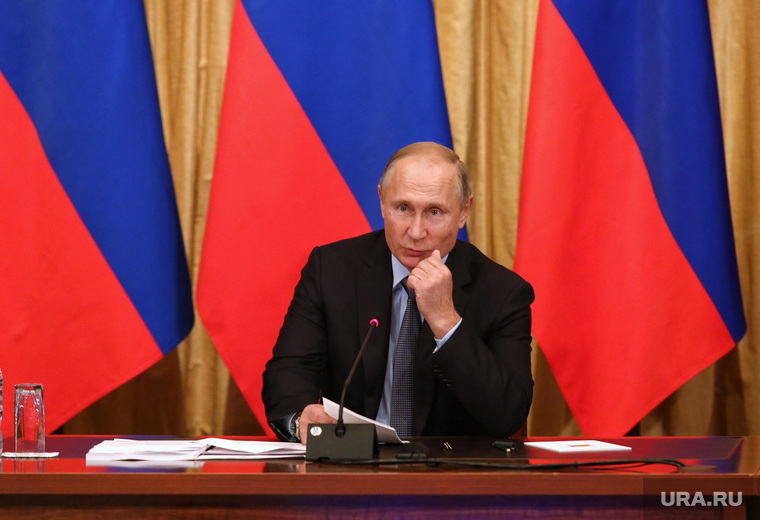 Дефицит связывают с майскими указами президента Владимира Путина