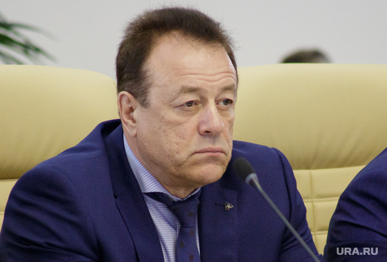 Юрий Востриков не намерен отдавать мэрское кресло