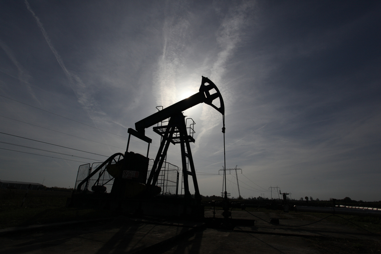Еще в октябре цены на нефть достигали 85 долларов за баррель