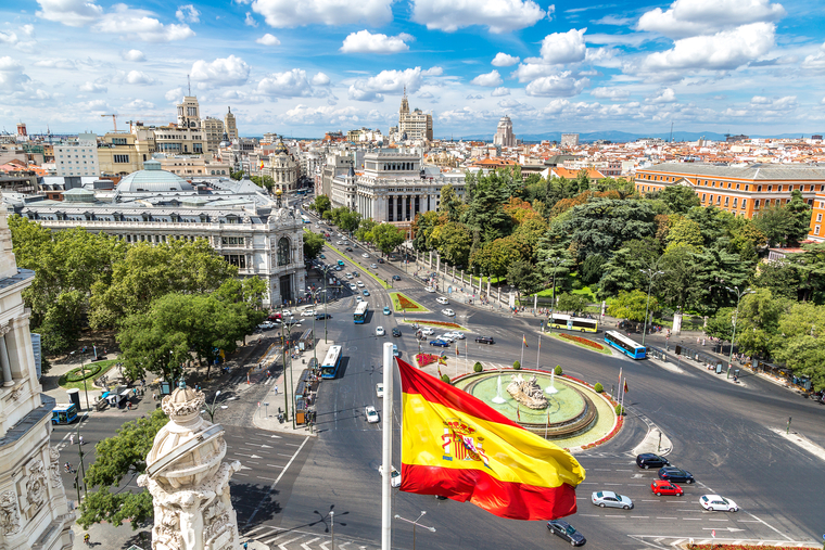 Некоторые депутаты предпочитают проводить региональные недели в Испании