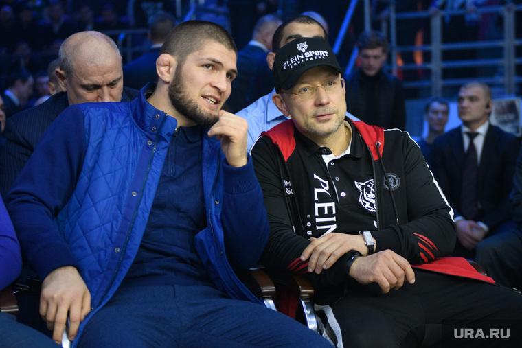 Глава РМК Алтушкин (справа) второй раз за год приглашает Нурмагомедова посмотреть бойцовский турнир в Екатеринбурге