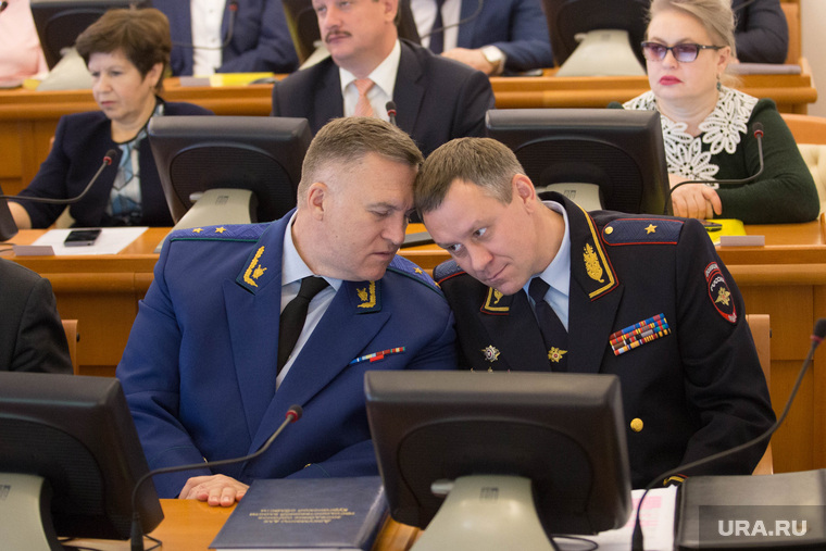 Игорь Ткачев работал в тесном контакте с курганскими силовиками. На фото — с начальником УМВД Олегом Ильиных (справа)