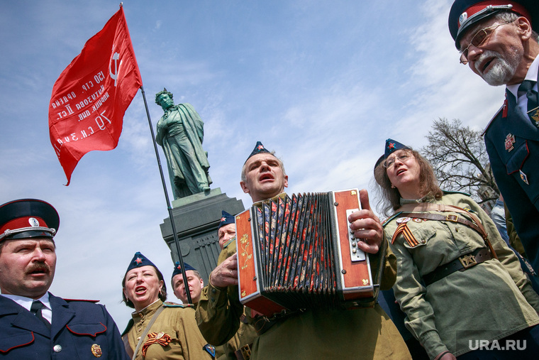 Несанкционированный митинг «Он нам не царь» на Пушкинской площади