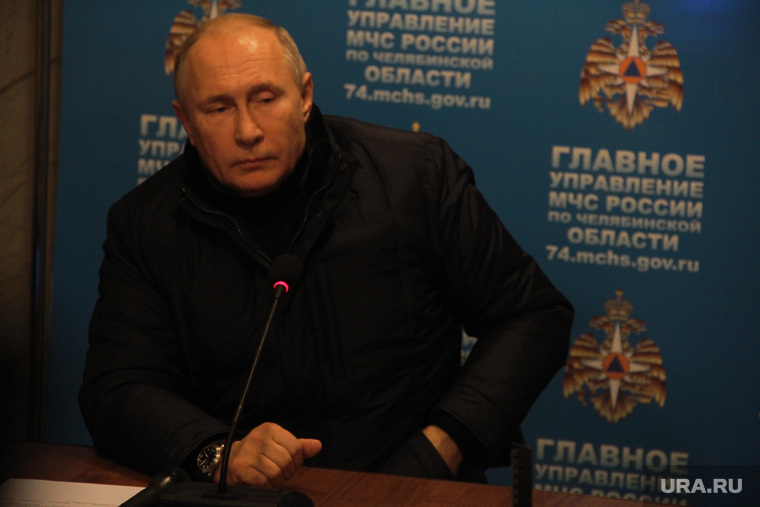 Президент Владимир Путин 31 декабря бросил все дела и прилетел из Сочи в Магнитогорск, чтобы провести заседание штаба и дать поручения о помощи пострадавшим