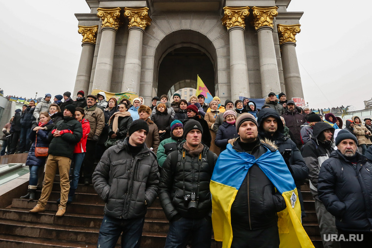 Нынешнее руководство Украины выучило уроки «Майдана» и переводит деньги на Запад