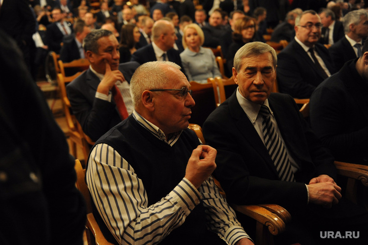 С первым губернатором Челябинской области Вадимом Соловьевым (справа) сидел первый мэр Челябинска Вячеслав Тарасов