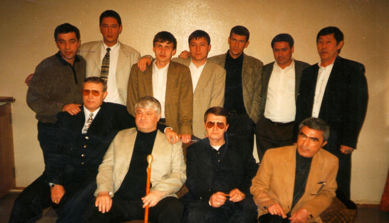Сахно вместе с «коллегами» по группировке (1995 год)