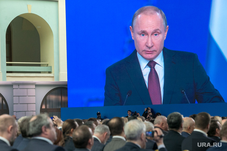 Большую часть послания Путин уделил социальным вопросам