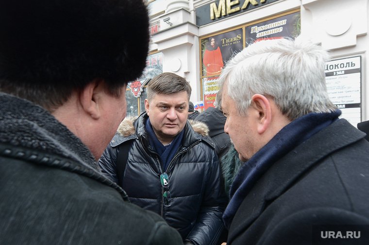 Иван Квитка (в центре) едва не уволил Алексея Малофеева