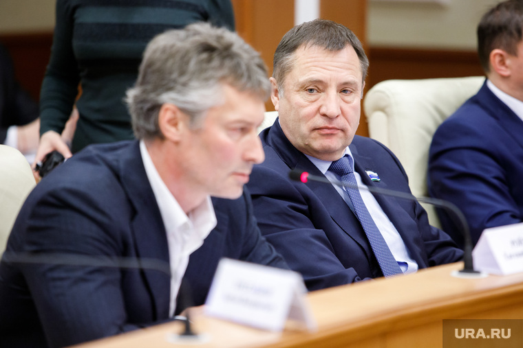 Вячеслав Вегнер (справа) со слов Фирсова протест поддержал, а Евгений Ройзман (слева) — только пообещал