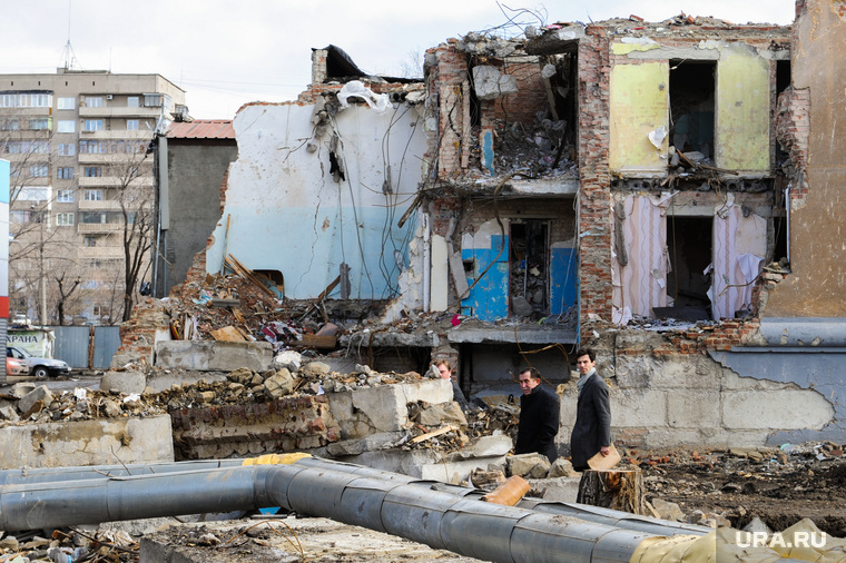 Останки дома после взрыва 31 декабря 2018 года в Магнитогорске