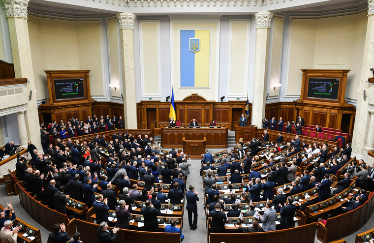 Проиграв на выборах президента, Порошенко вступит в новую борьбу — за мандат в Верховной Раде