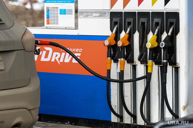 Летом стоит начать морально готовиться к повышению цен на бензин