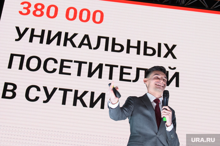 Низамов рискует навредить владельцу всего холдинга — Виктору Шкулеву. Того вот-вот поймают на политике, которой он обещал не заниматься