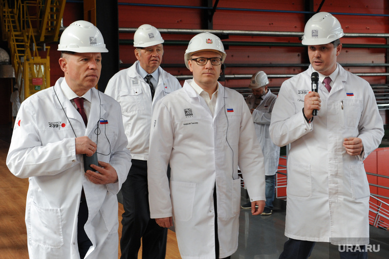 Алексей Текслер (второй справа) уже пообещал промышленникам кадровые обновления в экономблоке