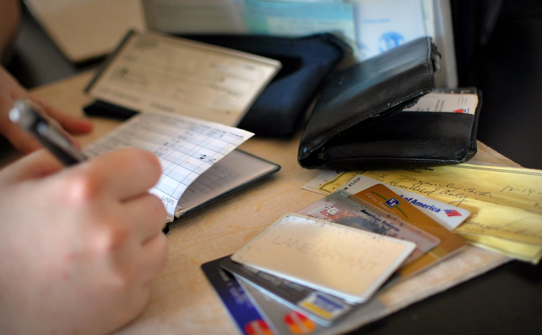Несколько маленьких платежей в течение дня вызывают подозрения у кредитных организаций