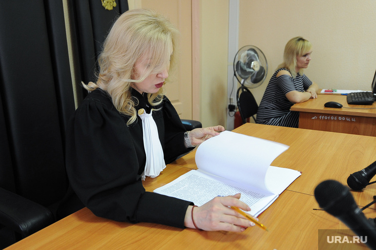 За последние полтора года российским судьям уже во второй раз повышают зарплату