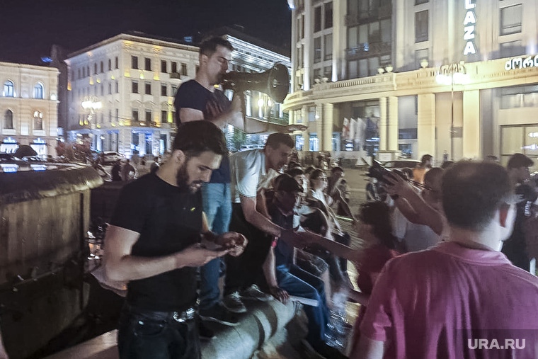 По мнению экспертов, июньские протесты в Тбилиси — разборки между кланами