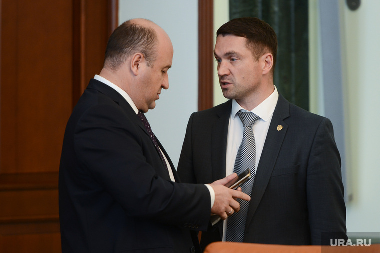 По итогам работы КСП Алексея Лошкина (справа), областные власти выскажут Котовой рекомендации по новой структуре мэрии