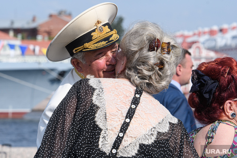 Санкт-Петербург празднует День Военно-морского флота России