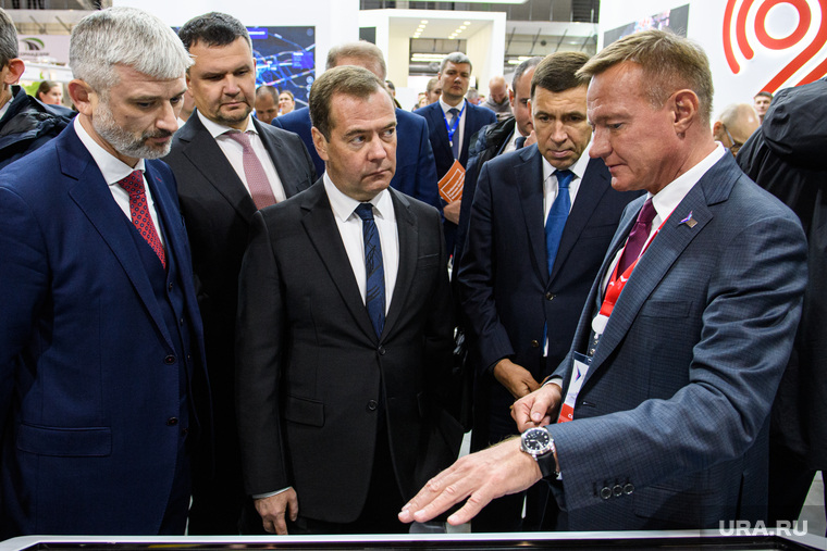 У Дмитрия Медведева и Евгения Куйвашева была возможность обсудить партийный эксперимент: Медведев прилетал в Свердловскую область в середине октября