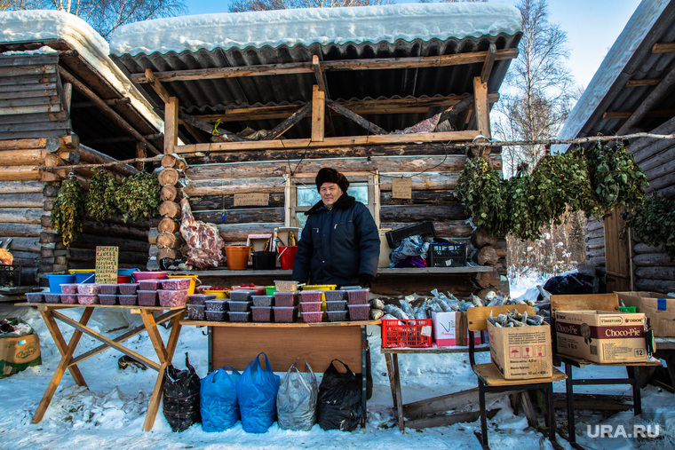Основной доход жителей поселка — от продажи ягод, дичи и рыбы (Заболотье. Архивное фото 2019 год)