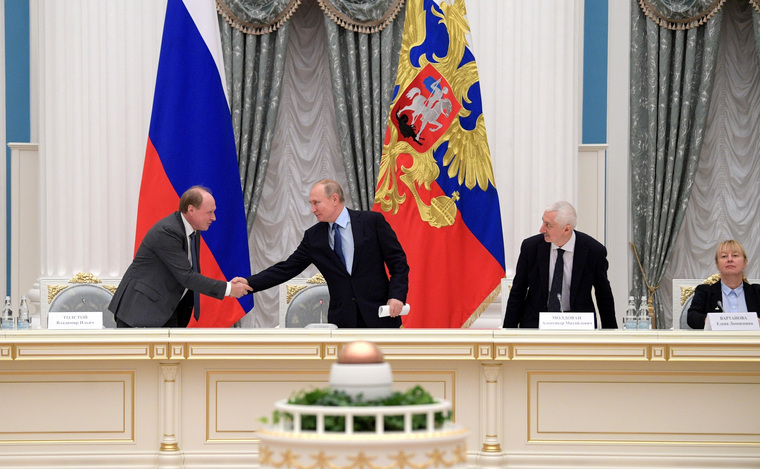 Владимир Путин почти три часа слушал ученых мужей и их идеи о возрождении мощи русского языка в стране и мире