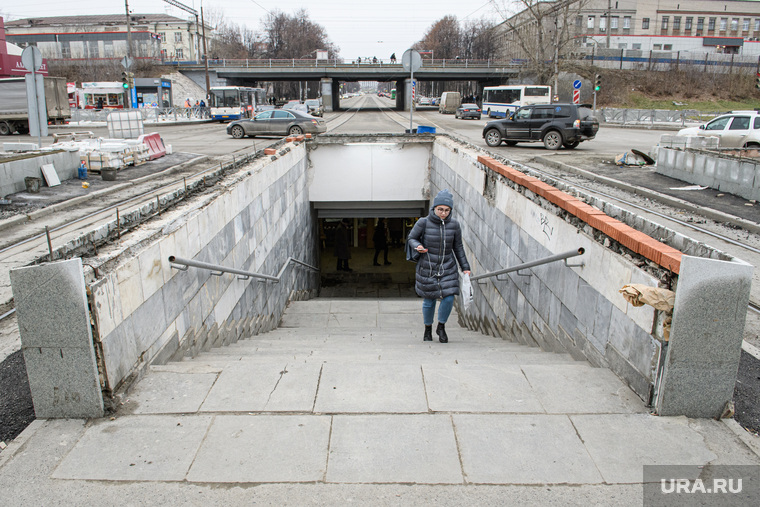 На Ленина рабочие стараются успеть облагородить подземные переходы