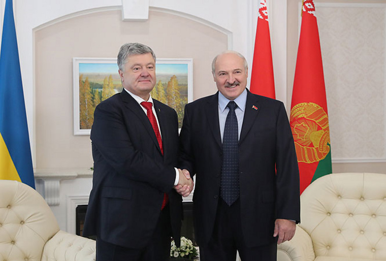 В поведении Петра Порошенка и Александра Лукашенко есть сходство