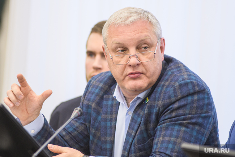 Александр Колесников напомнил, что в Фонде капремонта нет денег на реконструкцию бараков