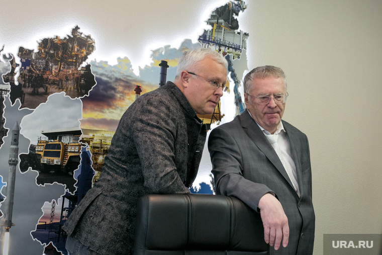 Владимир Жириновский встретился с бизнесменом Александром Лебедевым в Госдуме