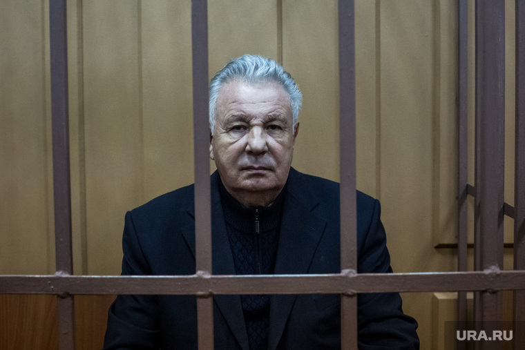 Экс-губернатора Хабаровского края Виктора Ишаева подозревают в хищении более миллиарда рублей. 28 марта его отправили под домашний арест на два месяца