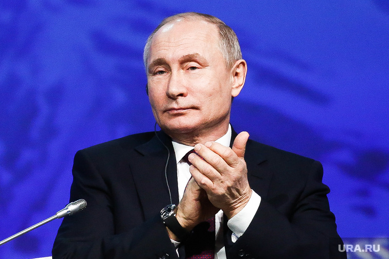 За 20 лет Владимиру Путину удалось вернуть России былое величие, писало агентство Bloomberg