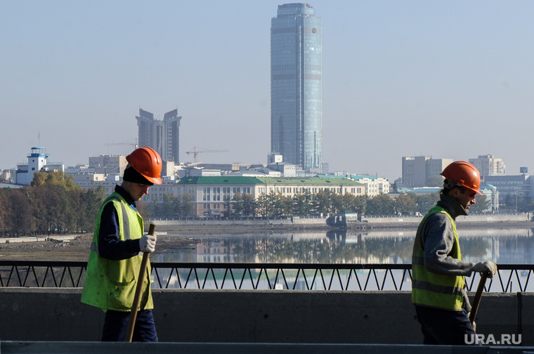 Екатеринбургские строители в новом сезоне могут раскачивать стабильность в городе, шантажируя власть