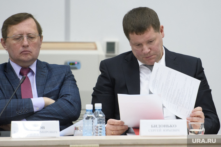 Переговорщиками от свердловских властей станут заместители губернатора Павел Креков и Сергей Бидонько