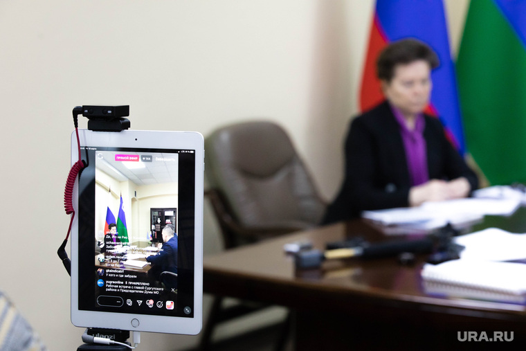 Комарова использует современные технологии для общения с жителями округа