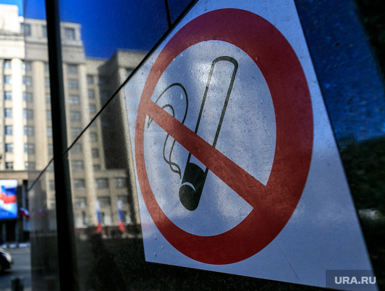 В России курят почти 30% взрослого населения — вдвое больше, чем в среднем по миру