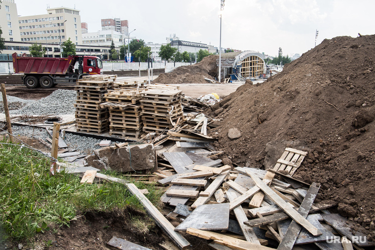 Строительная площадка нового музыкального фонтана на городской эспланаде. Пермь