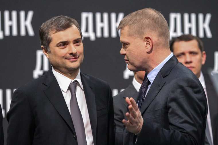 В свердловской политтусовке обсуждают связь отца Сергия с Владиславом Сурковым